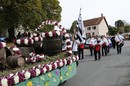 Brug Arvor en défilé derrière l'un des chars