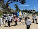 Repas et détente sur une plage de l'Île aux moines