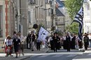 Le bagad Nominoë et Brug Arvor défilent rue Moyenne